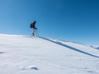 Johannes about to descend from Schafzoellen (Skitouring Kuehtai March 2019)