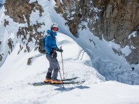 Johannes about to descend from the Wechnerscharte (Skitouring Kuehtai March 2019)