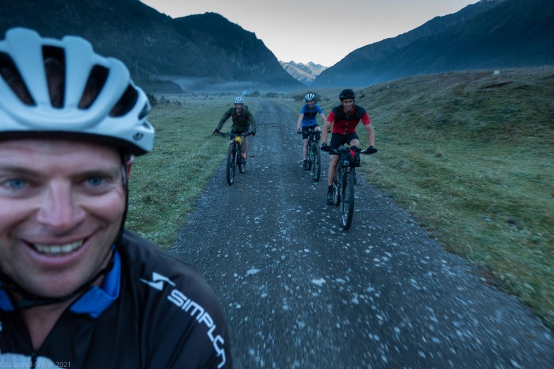 Leaving in the cool morning (Cycling St James)