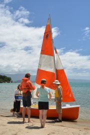 Crowding around the boat (Takaka 2013)