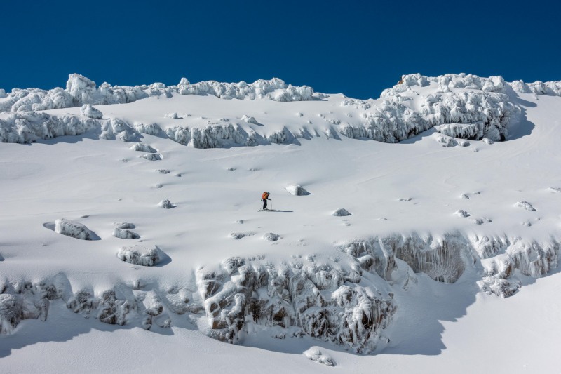 Craig skinning through bluffs (Tongariro Adventures July 2021)