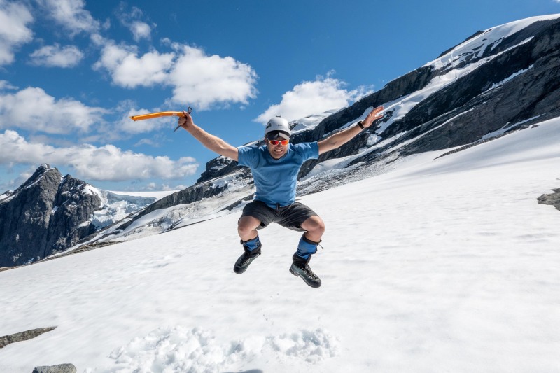 Jumping on French Ridge (Adventures with Craichel Jan 2022)