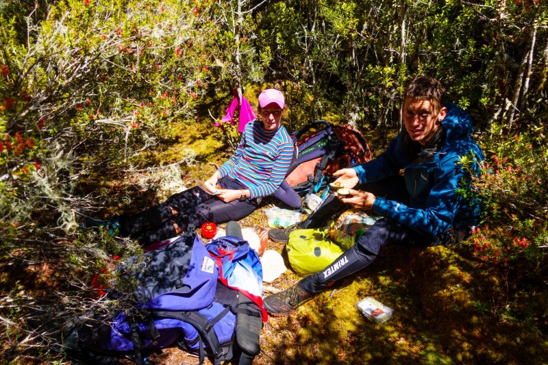 Taking a short break on the ridge (Garibaldi Tramp 2019)