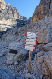 Heading up to Rifugio Alimonta (Brenta Dolomites)