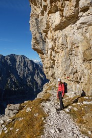 Leonie on the small path (Brenta Dolomites 2016)