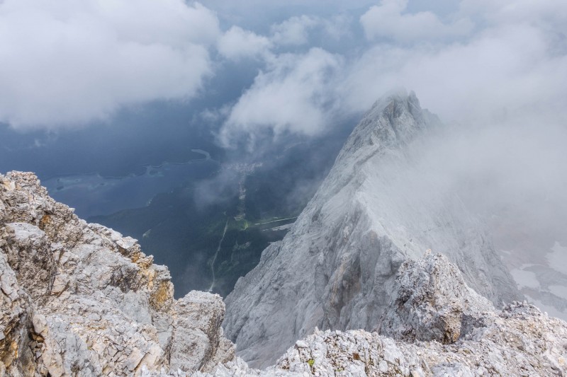 Cloud and ridge (Zugspitze July 2018)