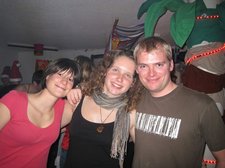 Two pretty girls and a goober (Kempten, Germany) resize