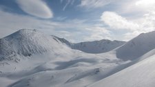 Snowy mountains 2 (Rørnestinden, Norway) resize