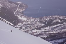 Tim descending (Rørnestinden, Norway)
