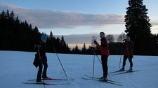 Keen skiers (Schauinsland spur, Freiburg) resize