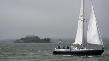 Sailing by Alcatraz (San Francisco, USA) resize