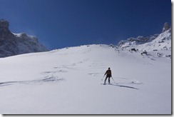 Skiing down (Ski touring Lindauer Hütte)