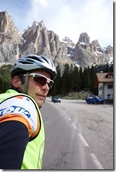 Climbing up to passo Sella (Cycling Dolomites)