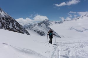 Ski tour Linker Fernerkogel April 2014