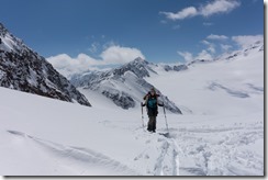 Leonie near the saddle (Ski tour Linker Fernerkogel April 2014)