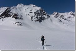 Skinning up (Ski tour Linker Fernerkogel April 2014)