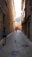 Leonie exploring a town (Mallorca) resize