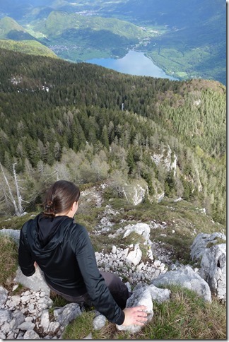 Leonie descends towards Bohinjsko Jezero (Slovenia)
