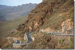 Leonie cycling up to the pass (Gran Canaria 2017)