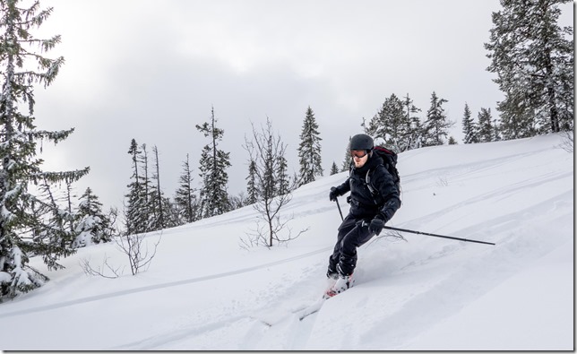 Johannes skiing down (Ski touring Vassfjellet, March 2023)