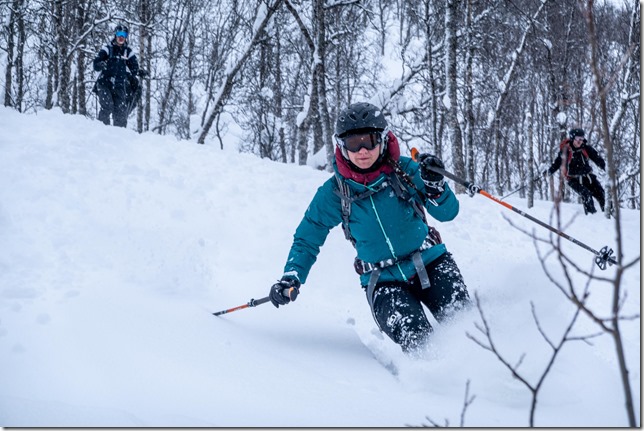 Theresa in powder (Ski touring Day 1 Laukslettfjellet, Lyngen 2023)