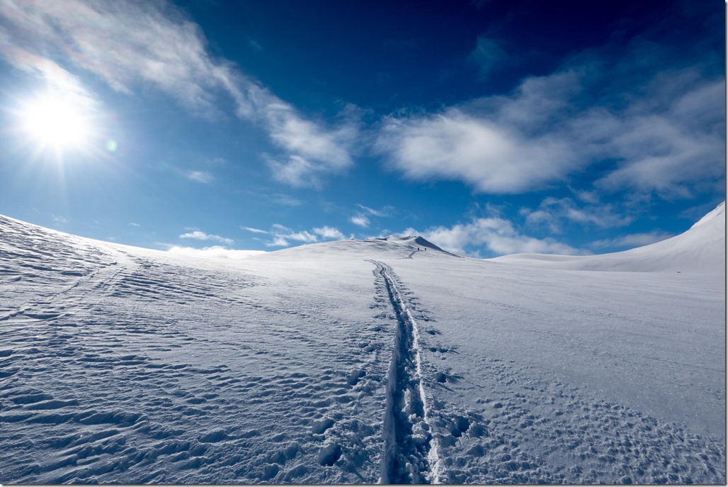 Blue sky and snow (Day 6, Runfjellet, Ski Touring Lyngen 2023)