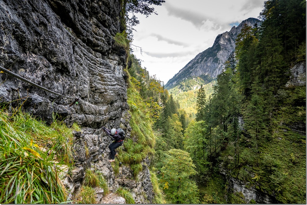 Rachel makes her way up (Autumn adventures Dachstein Sept 2024) Rachel makes her way up (Autumn adventures Dachstein Sept 2024)